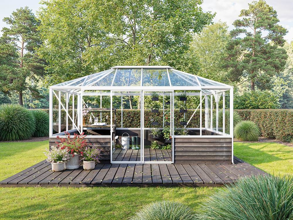 Pyramideformet vægdrivhus med transparente glasflader