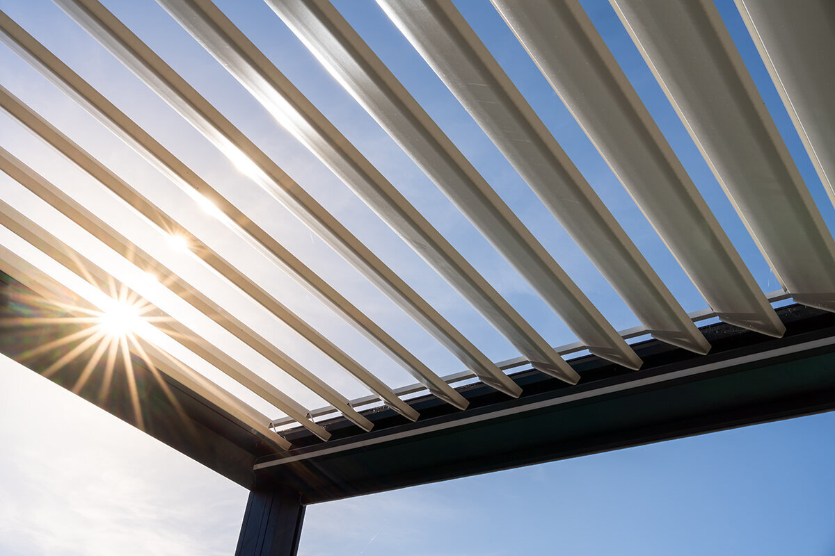 Pergola eller pavillon: Hvilket haverum passer til jeres haveliv?