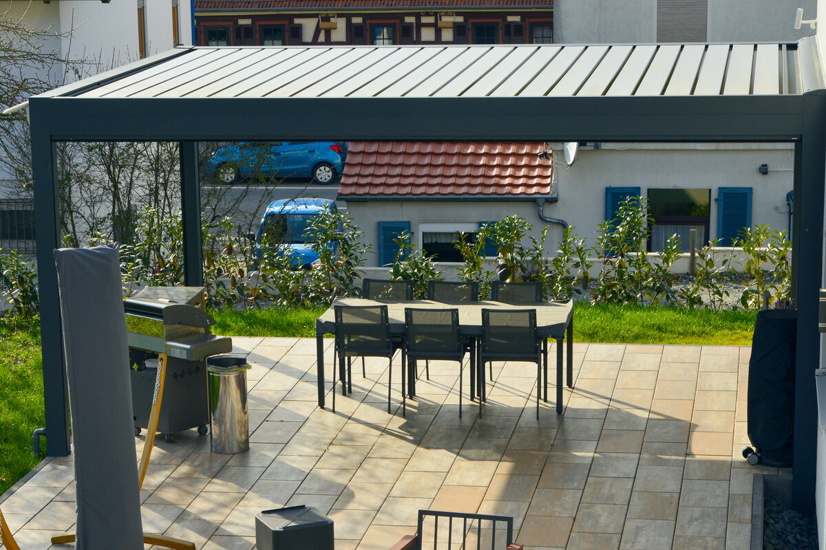 Aluminium eller stål til pergola? Sammenlign materialerne
