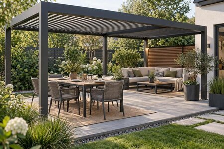 Sådan fordeler du spiseplads og lounge under én pergola