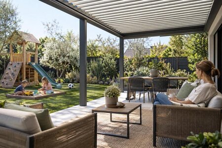 Indret en familievenlig pergola med plads til leg