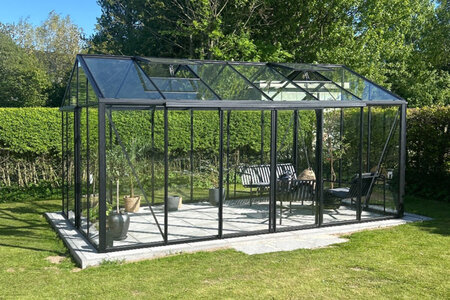 5 grunde til at et drivhus i aluminium er den bedste investering for din have | Luxvinduer