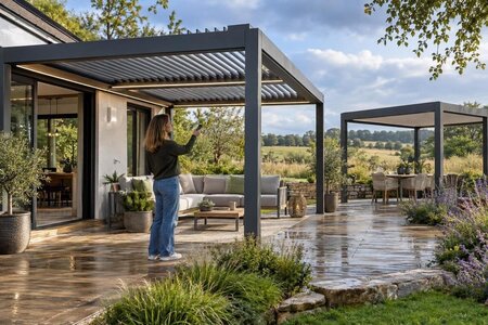 Køb af pergola med motor: styring, eltilslutning og vedligeholdelse