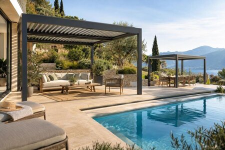 Køb den rette pergola til terrassen ved poolen
