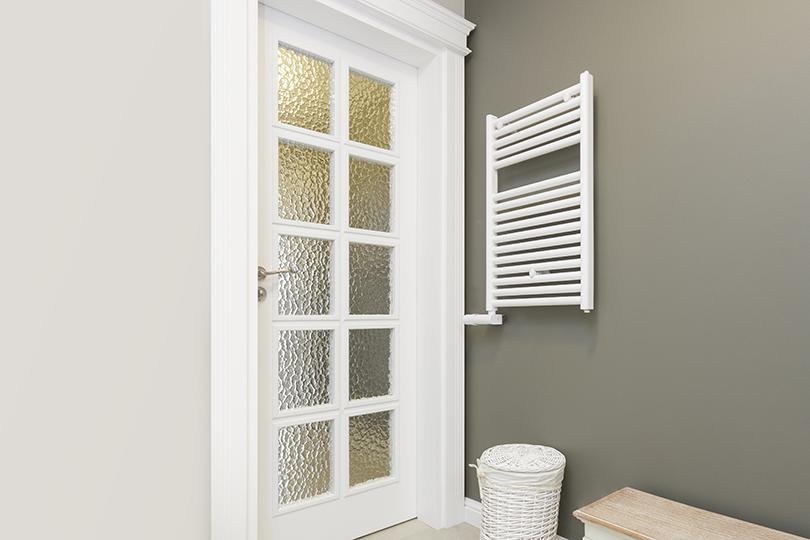 smukke hvide indvendige døre med glaspaneler