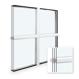 Træsprosser på indersiden, aluminiumsprosser  på ydersiden, afstandsstykke mellem glassene 26x12 mm